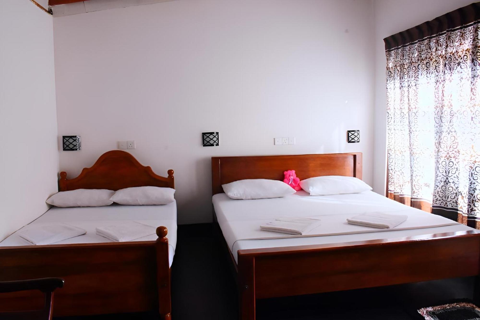 Wildlife Safari House Hotel Udawalawe Buitenkant foto